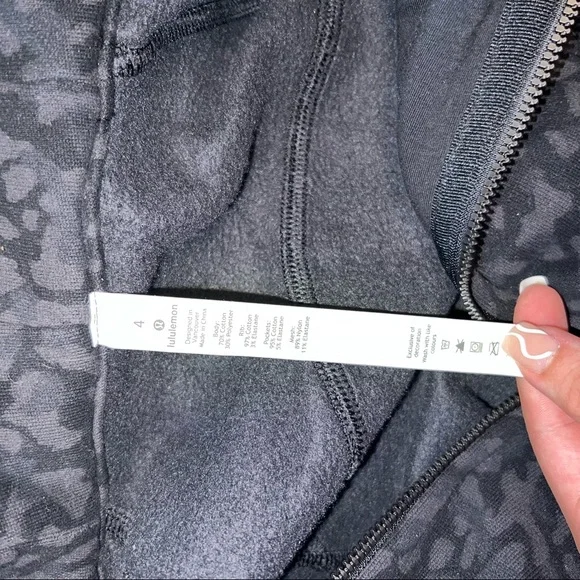 NWOT Lululumeon Scuba Hoodie - Picture 4 of 4